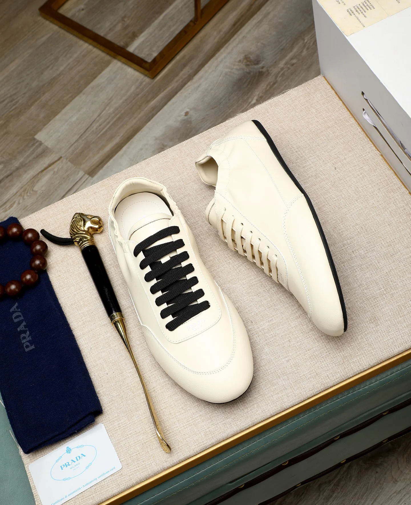 Men's shoes 💰 540 Product trademark: Prada "Prada" original casual shoes Regular size: 38-44 (can be customized to 45) Product materials: Original imported sheepskin upper, original outsole.